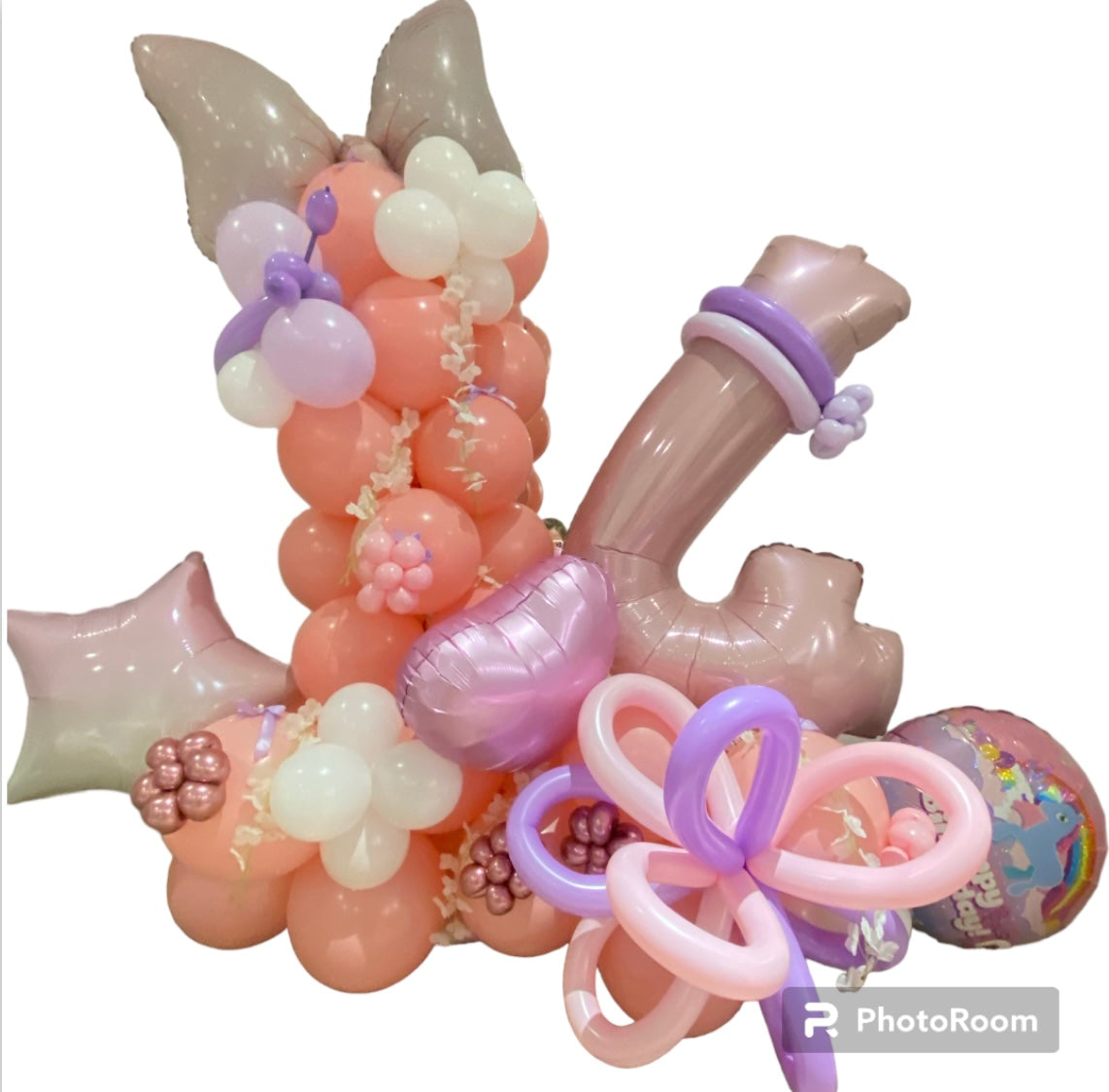 Whimsical Unicorn-Themed Balloon Display