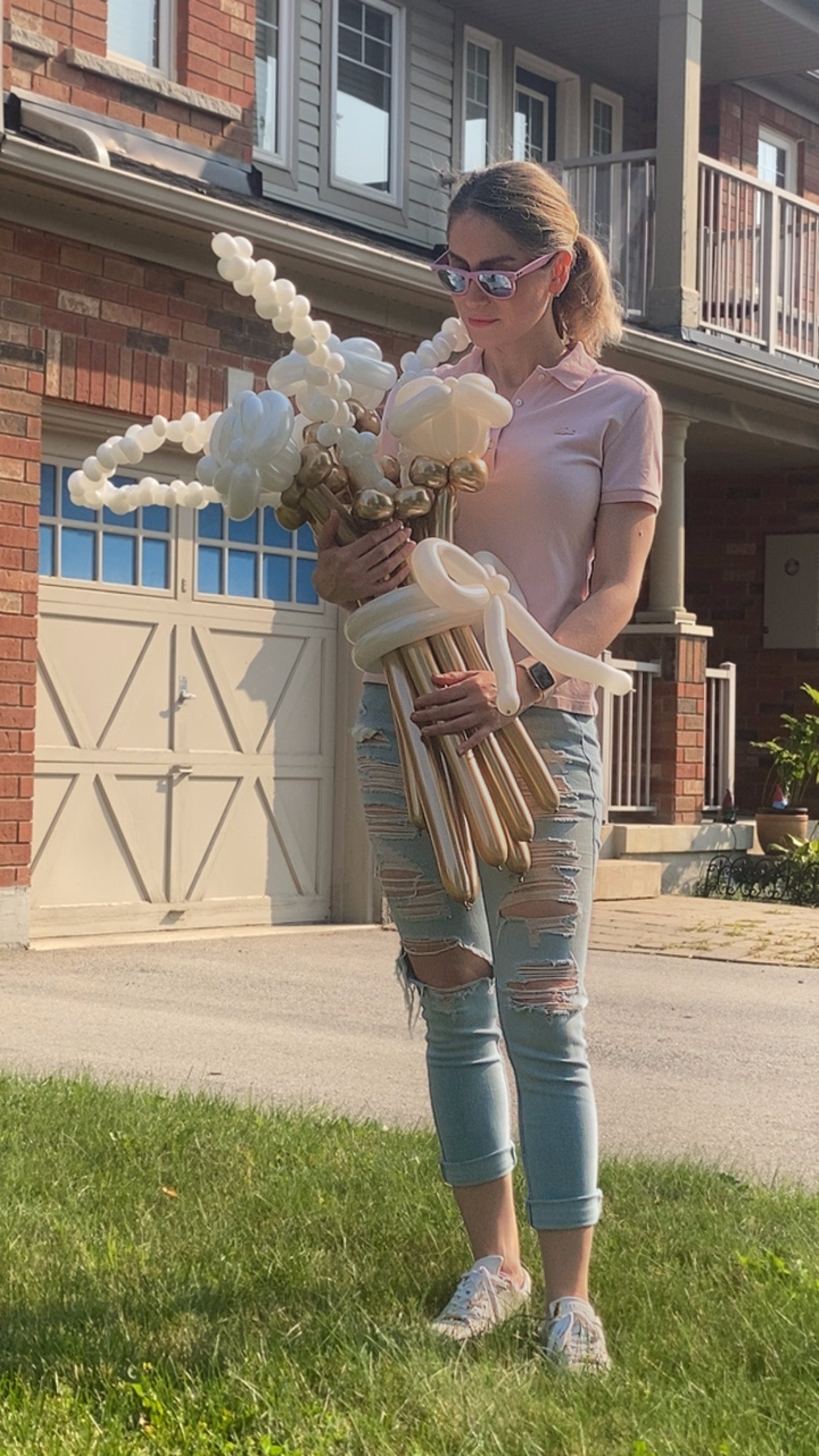 Elegant White and Gold Balloon Bouquet