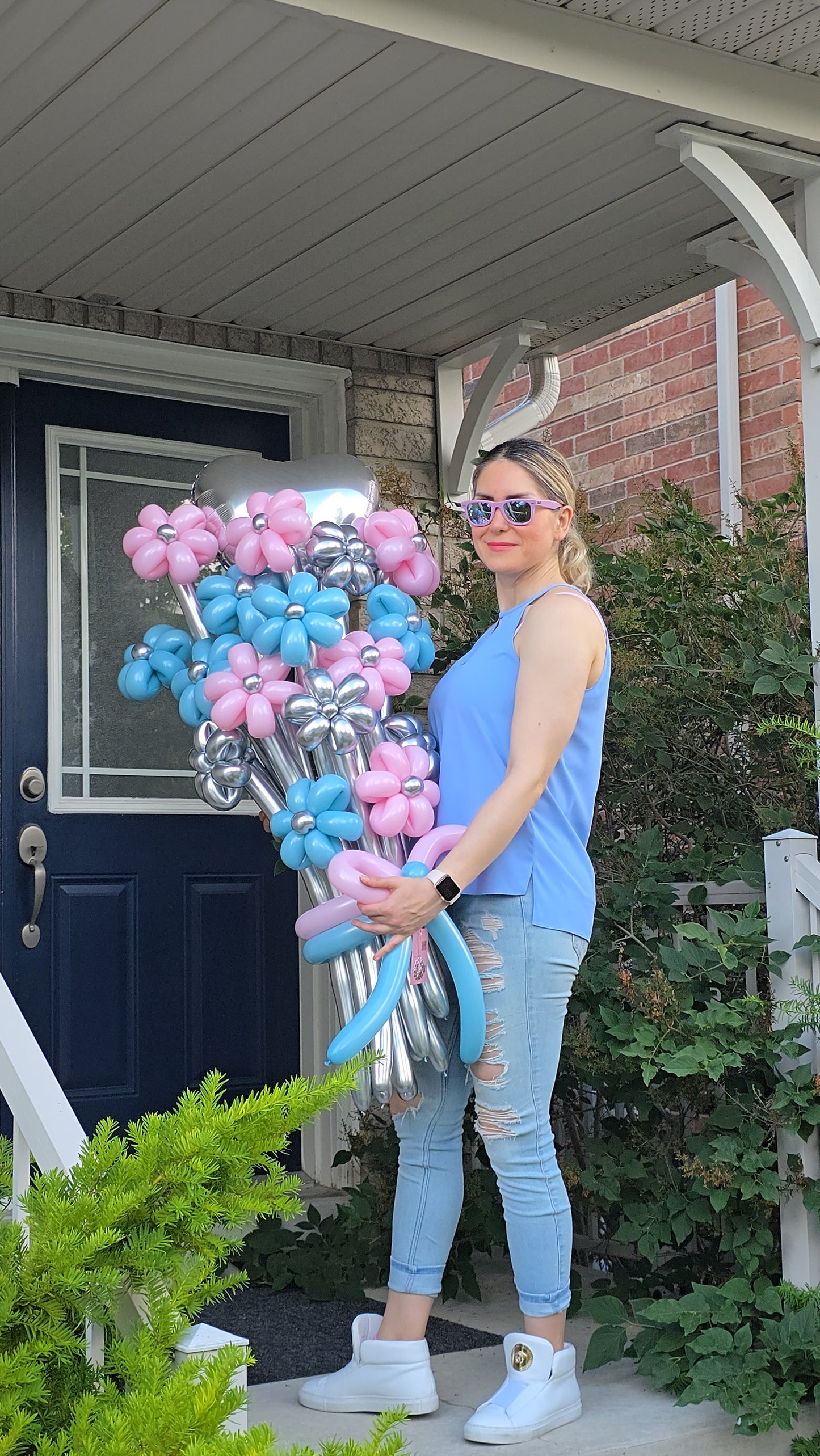 He or She? Balloon Flower Bouquet