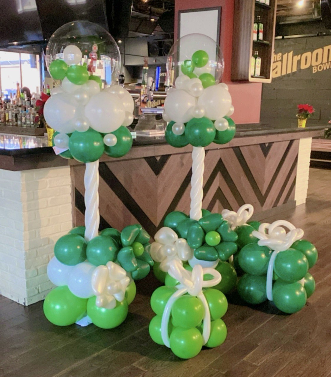 Green & White Balloon Centerpiece Towers