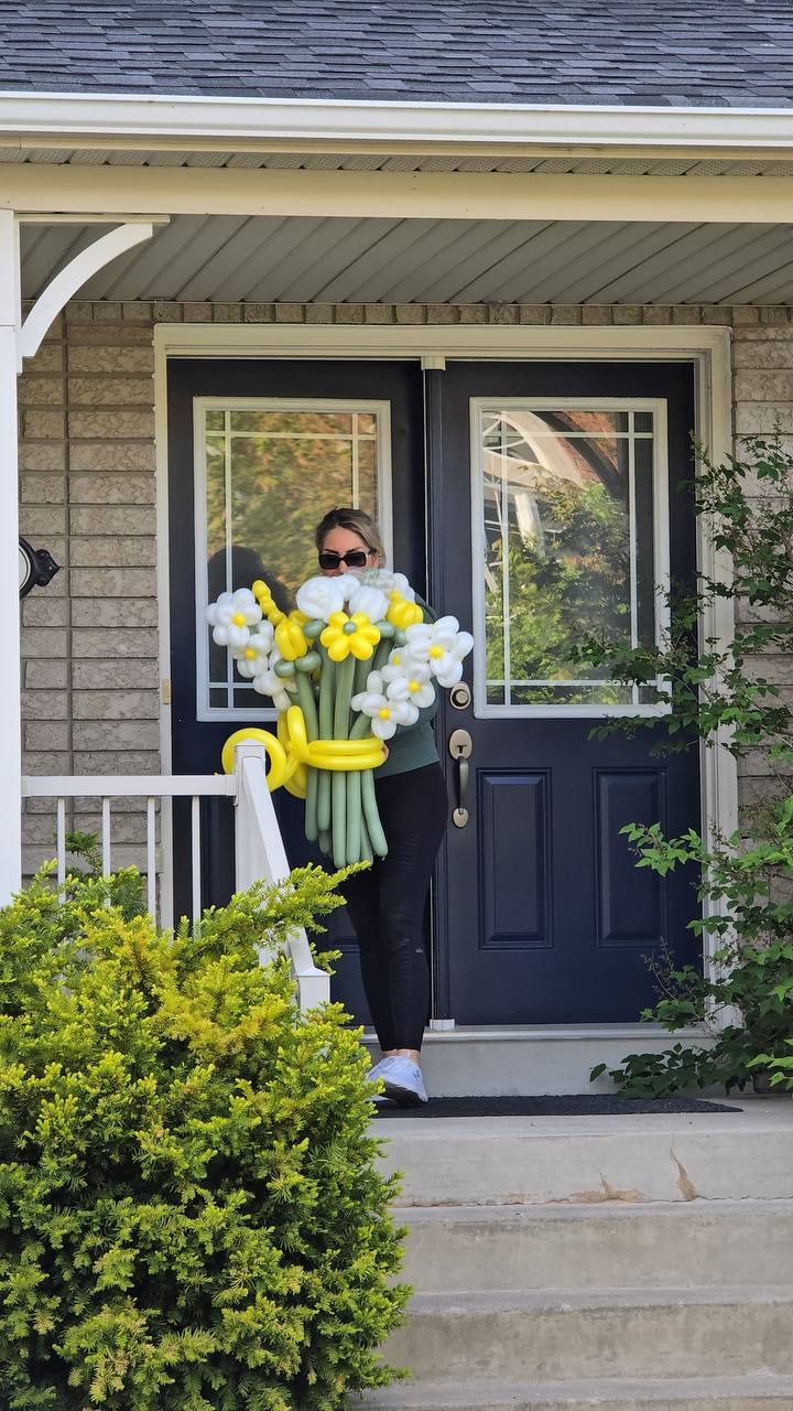 Sunshine Balloon Flower Bouquet – Daffodil-Inspired Delight